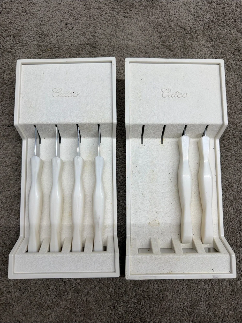 Cutco White Handle Wall Hook Display Set - Pair with 6 Knives